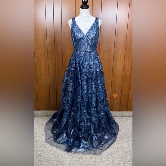 Rene Ruiz Collection Feather Jacquard Fit-&-Flare Gown size 6 - Picture 7 of 15